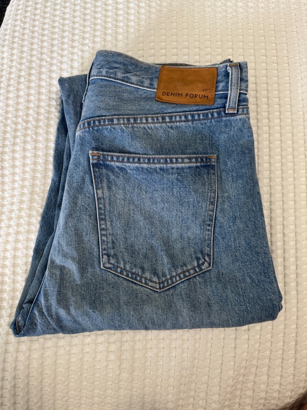 Aritzia Denim Forum Women’s Light Blue Straight Jeans with Leather Patch